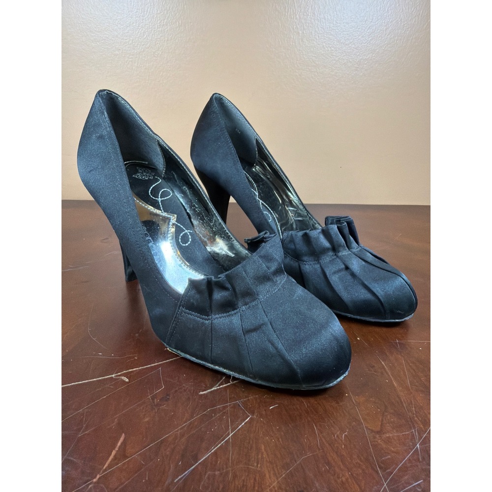 Jessica Bennett Black Satin Ruffle Pleated Pumps Heels Vero Cuoio Sole Size 8M